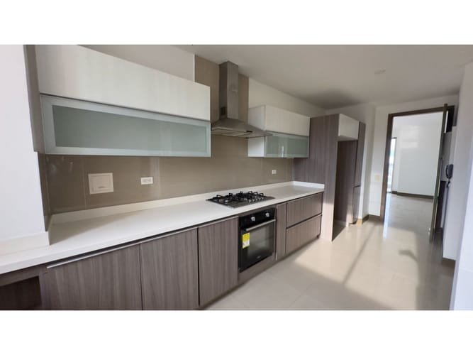 Apartamento de 3 alcobas en venta en Bavaria, Santa Marta, 210 m² · foto 5 de 11