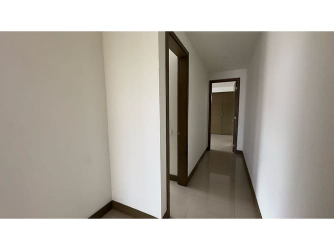 Apartamento de 3 alcobas en venta en Bavaria, Santa Marta, 210 m² · foto 8 de 11