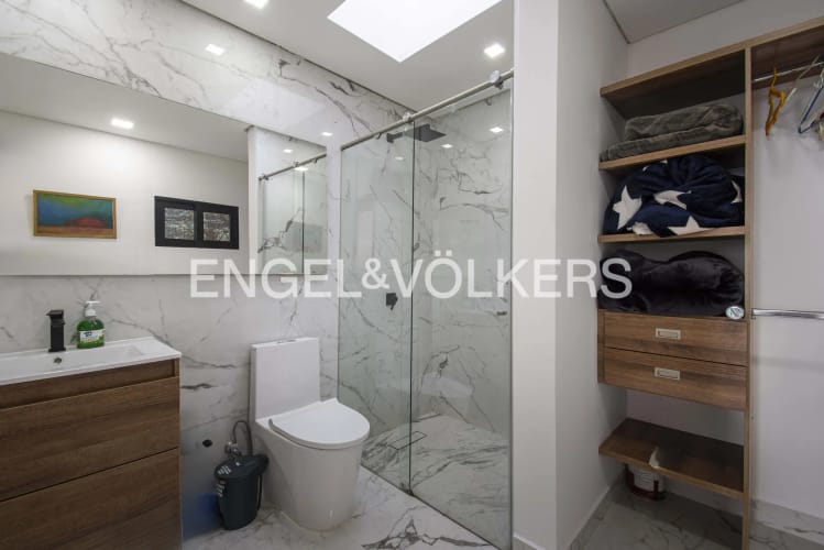 Casa de 2 alcobas en arriendo en Loma De Las Brujas, Envigado, 230 m² · foto 10 de 11