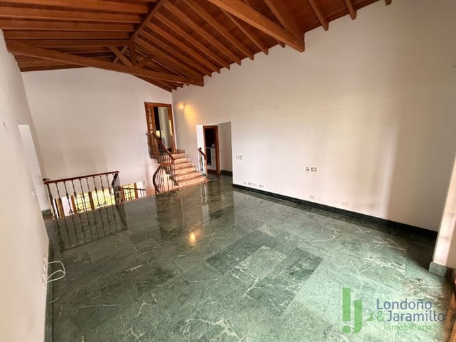 Casa de 4 alcobas en venta en La Calera, Medellín, 1520 m² · foto 2 de 20