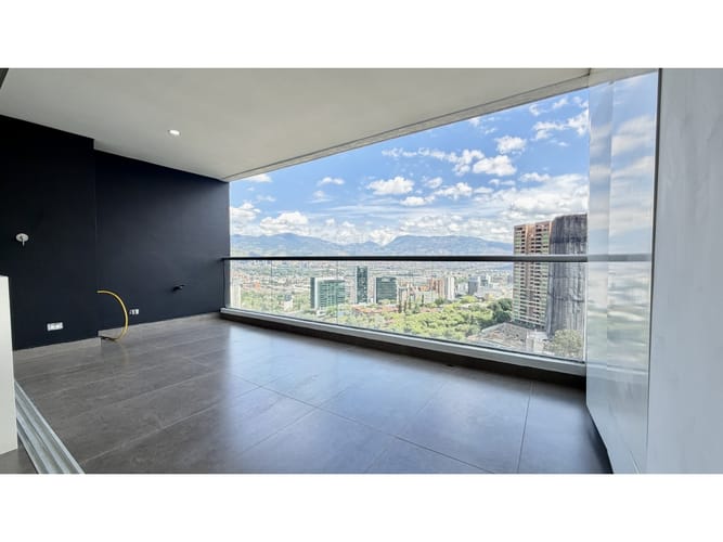 Apartamento de 2 alcobas en venta en El Castillo, Medellín, 90 m² · foto 4 de 22