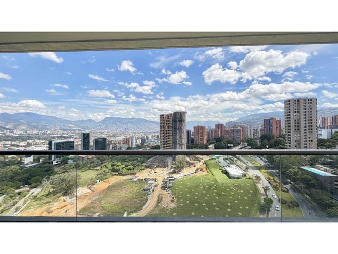 Apartamento de 2 alcobas en venta en El Castillo, Medellín, 90 m² · foto 6 de 22