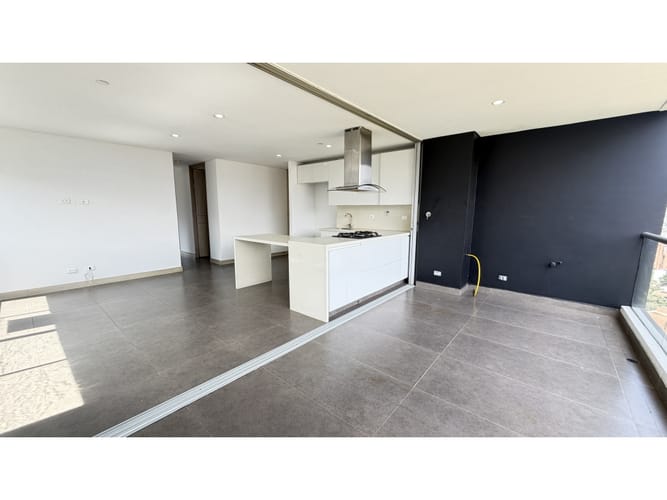 Apartamento de 2 alcobas en venta en El Castillo, Medellín, 90 m² · foto 8 de 22