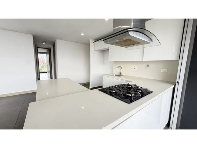 Apartamento de 2 alcobas en venta en El Castillo, Medellín, 90 m² · foto 9 de 22
