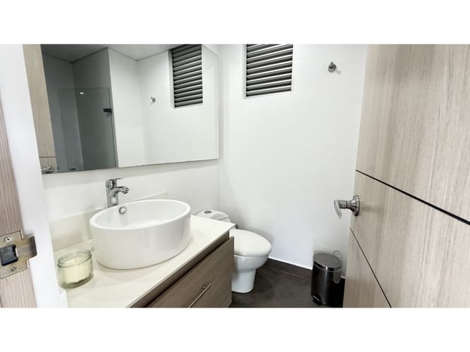 Apartamento de 2 alcobas en venta en El Castillo, Medellín, 90 m² · foto 12 de 22