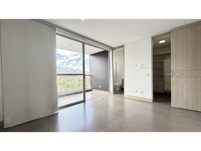 Apartamento de 2 alcobas en venta en El Castillo, Medellín, 90 m² · foto 14 de 22
