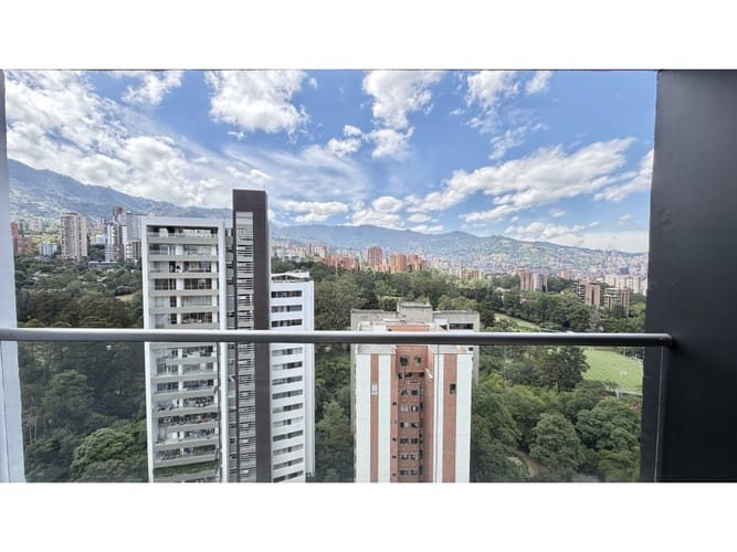 Apartamento de 2 alcobas en venta en El Castillo, Medellín, 90 m² · foto 19 de 22