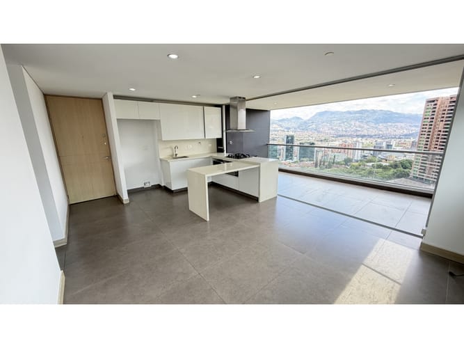 Apartamento de 2 alcobas en venta en El Castillo, Medellín, 90 m² · foto 20 de 22