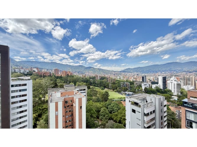 Apartamento de 2 alcobas en venta en El Castillo, Medellín, 90 m² · foto 21 de 22