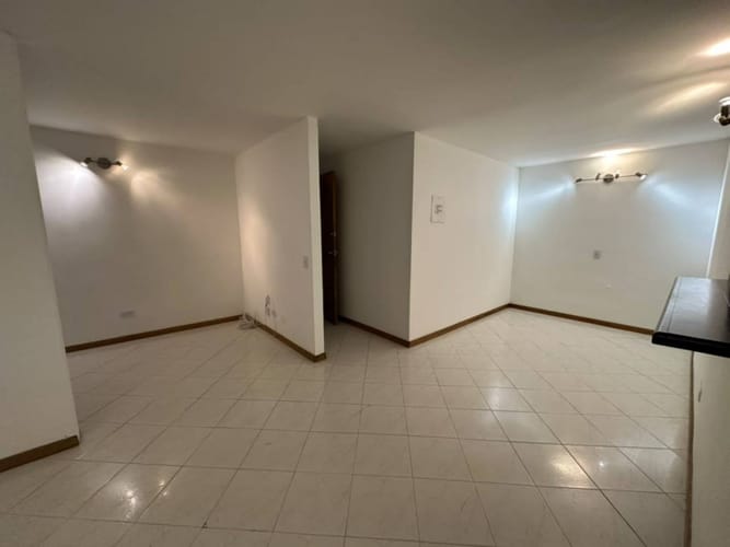 Apartamento de 3 alcobas en arriendo en Loma Del Indio, Medellín, 80 m² · foto 6 de 22
