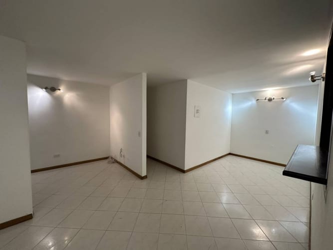 Apartamento de 3 alcobas en arriendo en Loma Del Indio, Medellín, 80 m² · foto 10 de 22