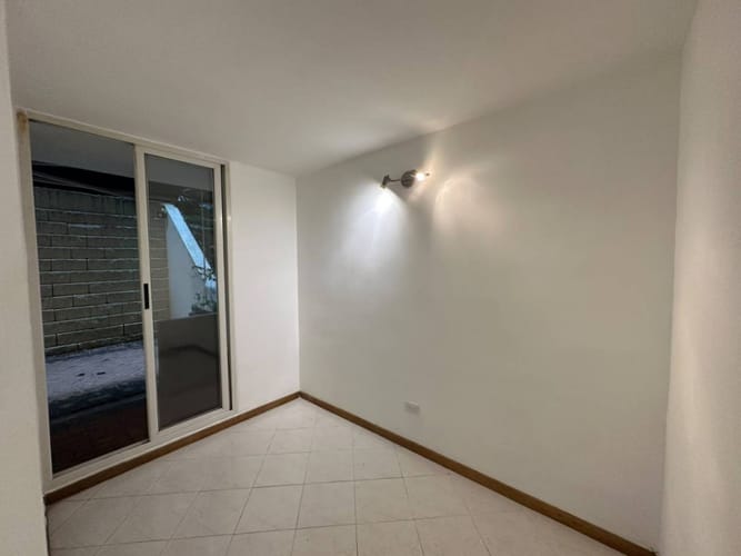Apartamento de 3 alcobas en arriendo en Loma Del Indio, Medellín, 80 m² · foto 11 de 22
