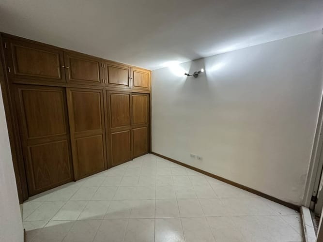 Apartamento de 3 alcobas en arriendo en Loma Del Indio, Medellín, 80 m² · foto 18 de 22