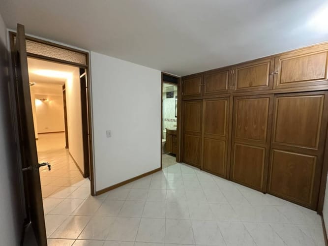 Apartamento de 3 alcobas en arriendo en Loma Del Indio, Medellín, 80 m² · foto 20 de 22