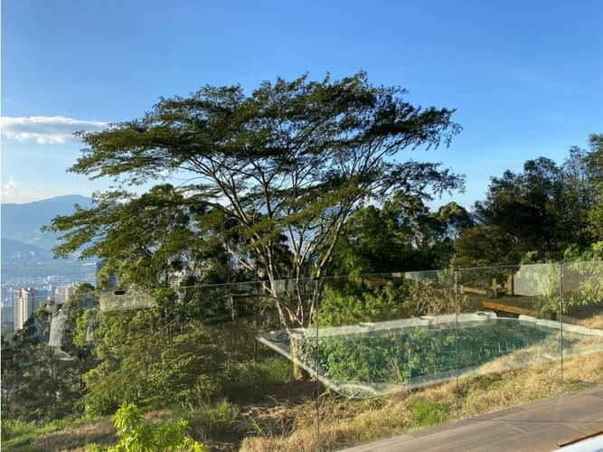 Casa de 3 alcobas en arriendo en Los Balsos, Medellín, 550 m² · foto 10 de 12