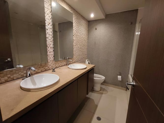 Apartamento de 2 alcobas en arriendo en Chico Norte, Bogotá, 135 m² · foto 11 de 21