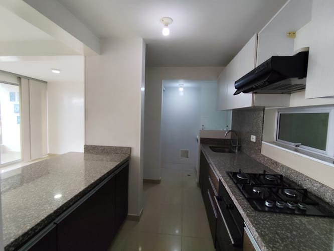 Apartamento de 3 alcobas en venta en Anillo Vial, Floridablanca, 85 m² · foto 3 de 20