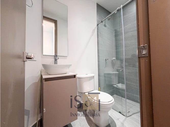 Apartamento de 3 alcobas en venta en Pinares, Pereira, 146 m² · foto 2 de 24