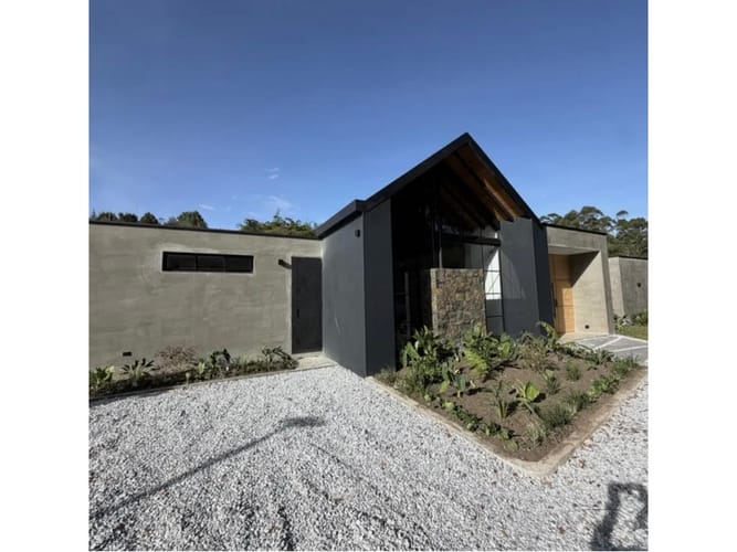 Casa de 3 alcobas en arriendo en San Antonio De Pereira, Rionegro, 290 m² · foto 2 de 15