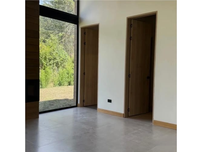 Casa de 3 alcobas en arriendo en San Antonio De Pereira, Rionegro, 290 m² · foto 4 de 15