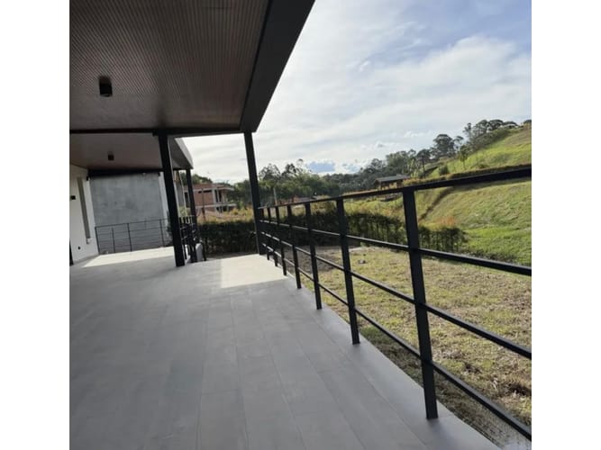 Casa de 3 alcobas en arriendo en San Antonio De Pereira, Rionegro, 290 m² · foto 5 de 15