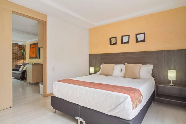 Apartaestudio en venta en Altos Del Poblado, Medellín, 40 m² · foto 3 de 12