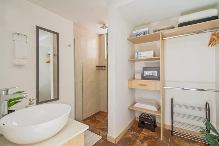 Apartaestudio en venta en Altos Del Poblado, Medellín, 40 m² · foto 6 de 12