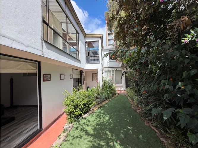 Casa de 5 alcobas en venta en Pasadena, Bogotá, 320 m² · foto 2 de 19
