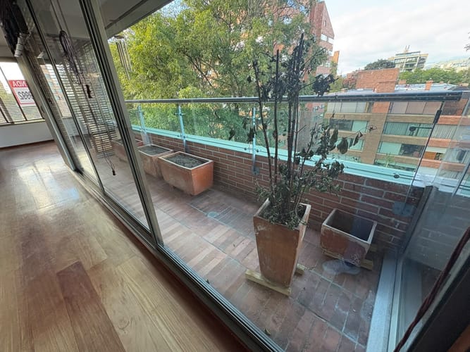 Apartamento de 3 alcobas en arriendo en El Virrey, Bogotá, 280 m² · foto 4 de 24