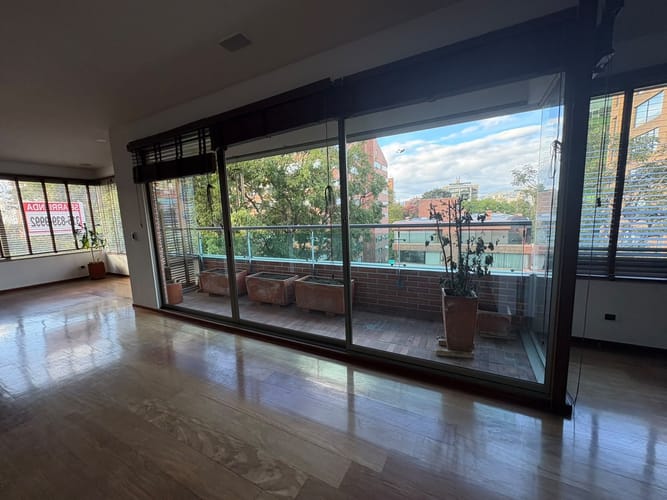 Apartamento de 3 alcobas en arriendo en El Virrey, Bogotá, 280 m² · foto 5 de 24