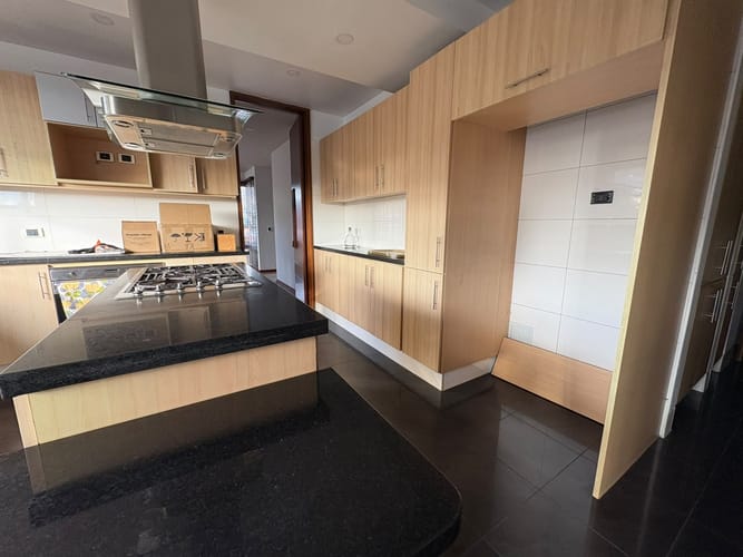 Apartamento de 3 alcobas en arriendo en El Virrey, Bogotá, 280 m² · foto 9 de 24