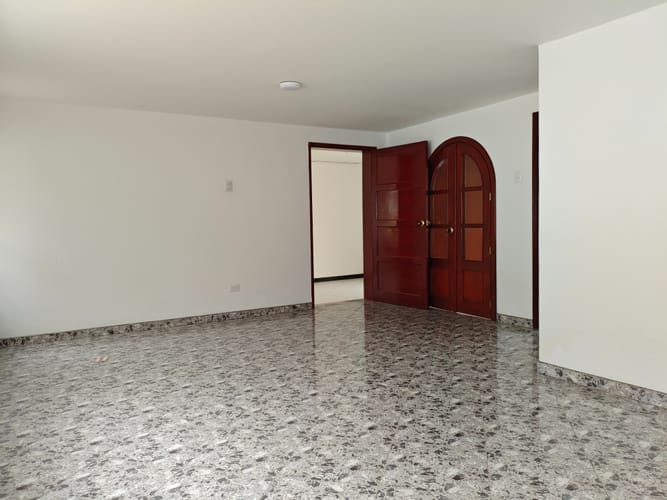 Casa de 5 alcobas en venta en Galan, Bogotá, 374 m² · foto 3 de 24