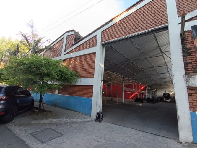 Warehouse for rent in Troncal, Cali
