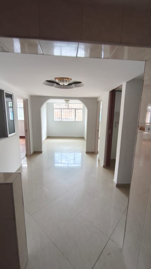 Casa de 7 alcobas en venta en Bosa Los Naranjos, Bogotá, 285 m² · foto 7 de 17