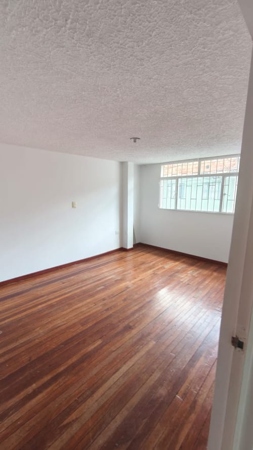 Casa de 7 alcobas en venta en Bosa Los Naranjos, Bogotá, 285 m² · foto 6 de 17