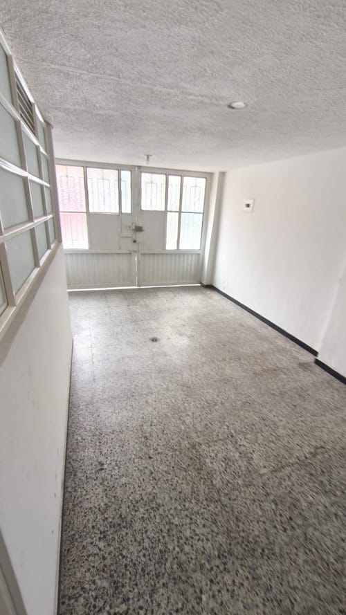 Casa de 7 alcobas en venta en Bosa Los Naranjos, Bogotá, 285 m² · foto 10 de 17