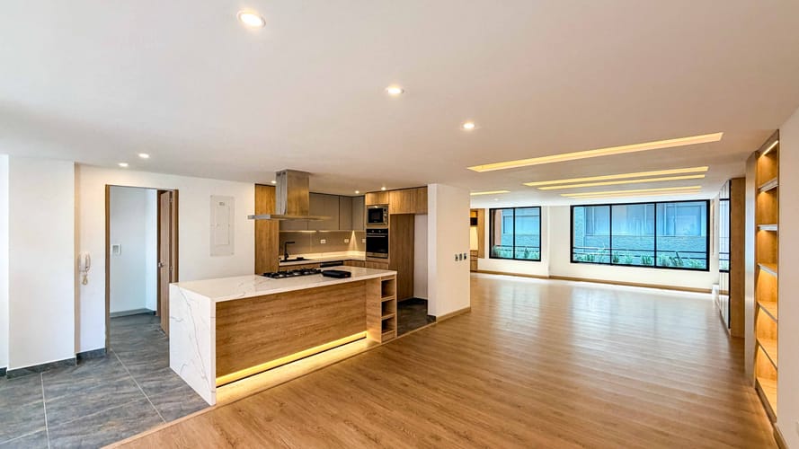 Apartamento de 3 alcobas en venta en Chico Norte, Bogotá, 190 m² · foto 6 de 19