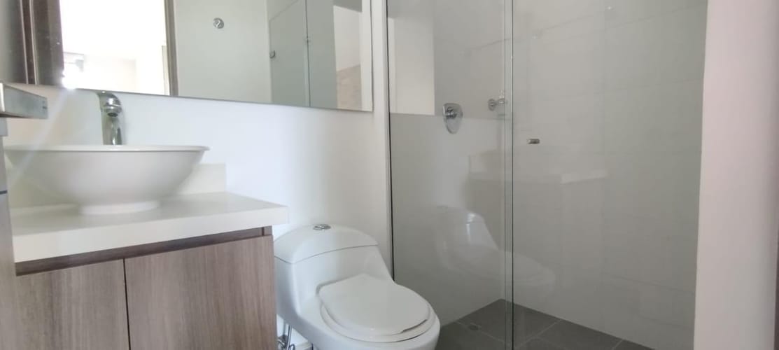 Apartamento de 1 alcoba en venta en Loma De Las Brujas, Envigado, 74 m² · foto 23 de 24