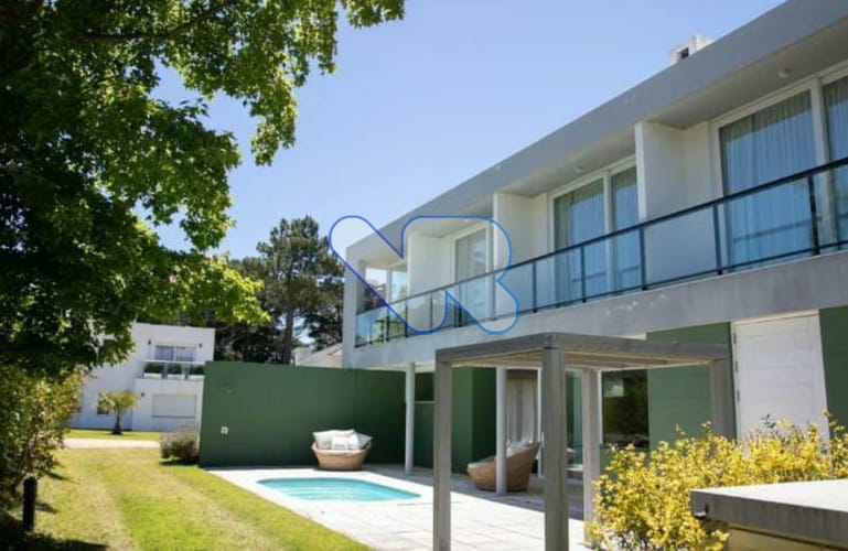Venta y Alquiler Anual Casa 5 suites en Barrio Privado Mansa con Piscina - foto 5