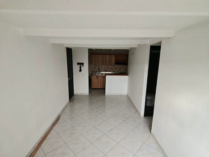 Apartamento de 3 alcobas en arriendo en Los Colores, Medellín, 56 m² · foto 2 de 12