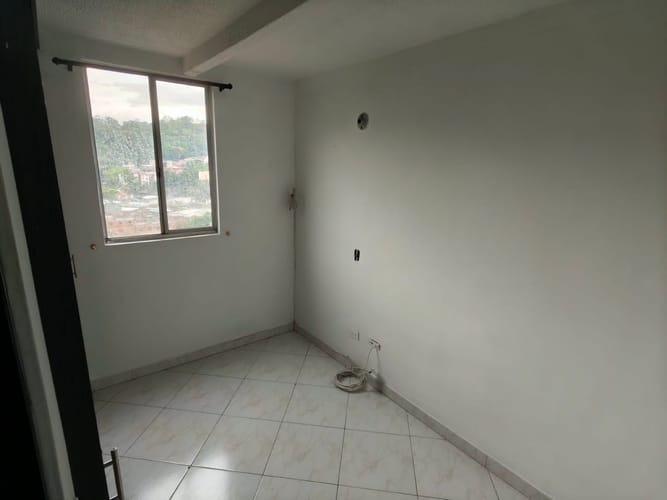 Apartamento de 3 alcobas en arriendo en Los Colores, Medellín, 56 m² · foto 7 de 12