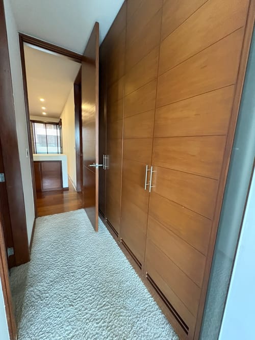 Apartamento de 3 alcobas en arriendo en El Virrey, Bogotá, 280 m² · foto 19 de 24