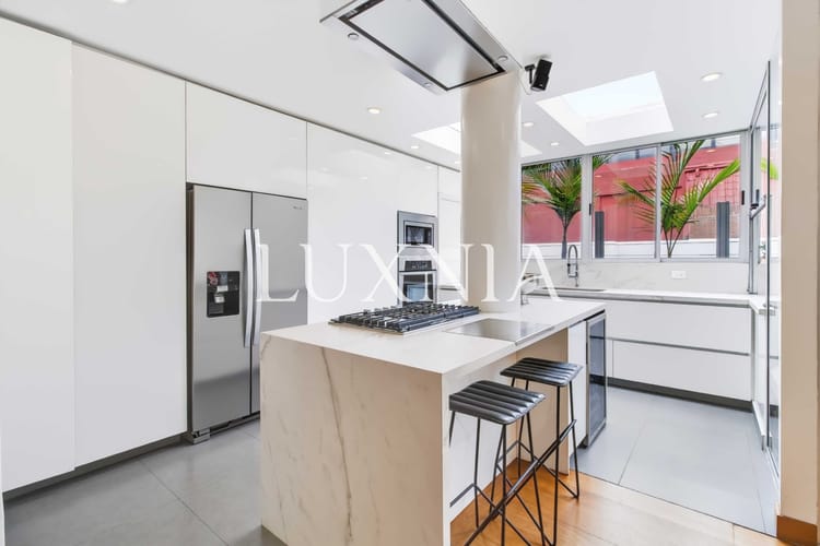 Apartamento de 3 alcobas en arriendo en Los Rosales, Bogotá, 232 m² · foto 5 de 24