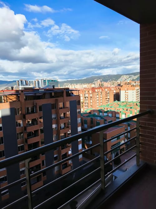 Apartamento de 3 alcobas en arriendo en Colina Campestre, Bogotá, 86 m² · foto 3 de 19