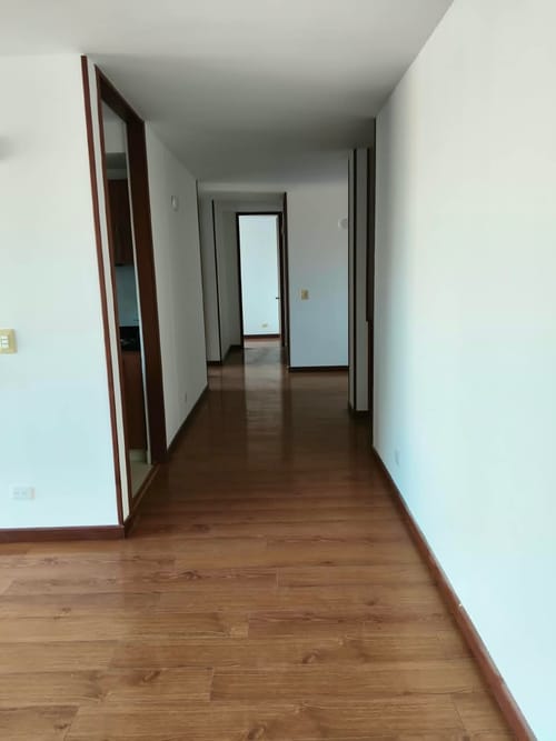 Apartamento de 3 alcobas en arriendo en Colina Campestre, Bogotá, 86 m² · foto 5 de 19