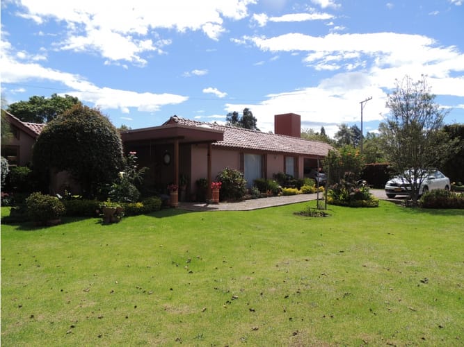 Casa de 3 alcobas en venta en Guaymaral, Bogotá, 257 m² · foto 2 de 24