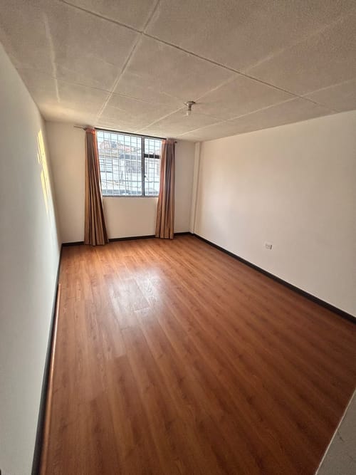 Casa de 5 alcobas en venta en Ciudad Jardin Sur, Bogotá, 270 m² · foto 2 de 11