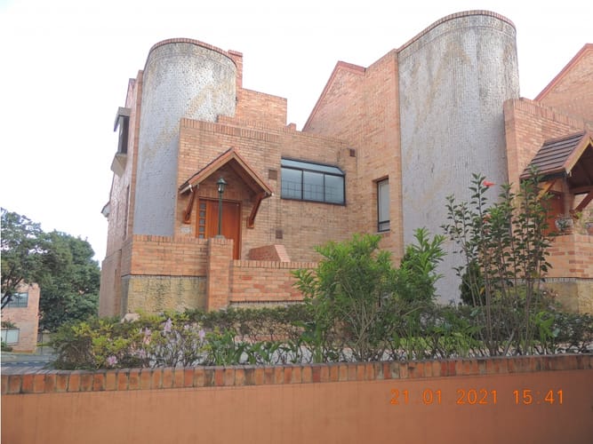 Casa de 4 alcobas en venta en Colinas De Suba, Bogotá, 280 m² · foto 2 de 24