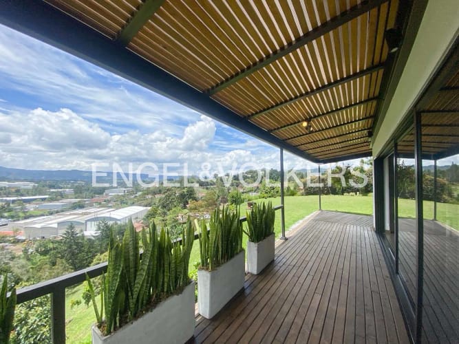 Casa de 3 alcobas en arriendo en Garrido, Rionegro, 320 m² · foto 6 de 22