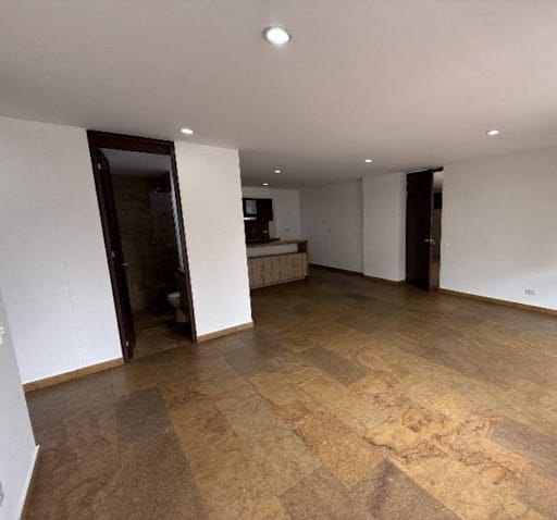 Apartamento de 2 alcobas en arriendo en Loma Del Escobero, Envigado, 84 m² · foto 11 de 24